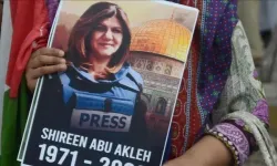 İsrail, Al Jazeera muhabiri Akile'nin anıtını yıktı