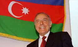 Azerbaycan'ın ulusal lideri Aliyev doğumunun 100. yılında Gürcistan'da anıldı