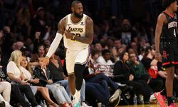 LeBron James, NBA tarihinde 40 bin sayı barajını geçen ilk oyuncu oldu