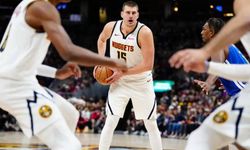 Jokic'in "triple-double" yaptığı maçta Nuggets, 32 sayı fark attı