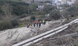 Kocaeli'de uçurama devrilen kamyonun sürücüsü öldü