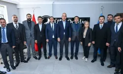 Bakan Ersoy, Antalya Ülkü Ocakları'nı ziyaret etti