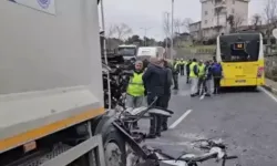 Sarıyer'de çöp kamyonu, İETT otobüsü ile çarpıştı! 2 yaralı