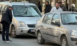 Bayrampaşa’da yol verme tartışması! Aracıyla ters yöne giren polis, sürücüyü bacağından vurdu