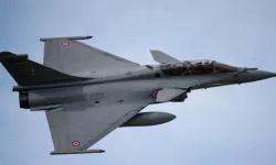 Yunanistan’a ait F-16 savaş uçağı Ege Denizi’ne düştü