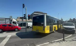 Eminönü'nde İETT otobüsü arızalandı, trafik felç oldu