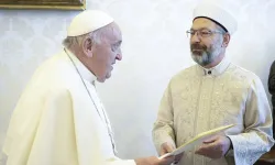 Diyanet İşleri Başkanı Erbaş, Vatikan'da Papa Franciscus ile görüştü