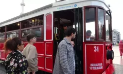 Taksim’de akülü nostaljik tramvay dönemi