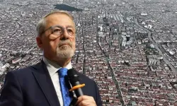 Naci Görür: Binaları hiç acımadan kepçeyi vurarak yıkacaksın