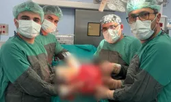 Karın ağrısıyla doktora gitti, 35 cm kitle çıktı