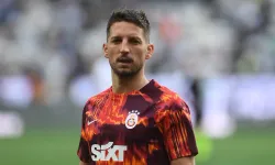 Mertens: Futbolu şimdi bırakmak aptallık olur