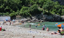 Zonguldak'ta küçük kız boğulmaktan son anda kurtuldu