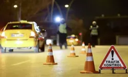 Diyarbakır'da 'dur' ihtarına uymayan araç polise çarptı! 1 ağır yaralı