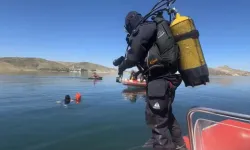 Elazığ'da feribottan baraja atlayan kişinin cansız bedeni bulundu