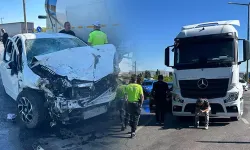 Yakıt tankeri ile otomobil çarpıştı: 1'i ağır 2 yaralı