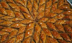 Bayramların vazgeçilmezi: Baklava! Ağızda dağılan çıtır baklava tarifi