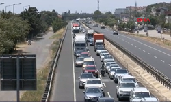 Tekirdağ'dan İstanbul yönüne araç yoğunluğu bugün de sürüyor