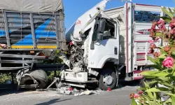 Muğla'da kamyon tıra arkadan çarptı: 2 ölü