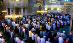 15 Temmuz şehitleri için Ayasofya ve Sultanahmet Camii'nde mevlid okutuldu