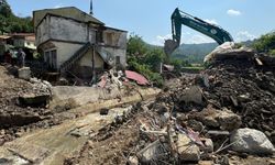 Giresun'da sağanağın ardından hasar giderme çalışmaları sürüyor