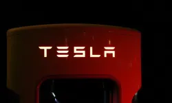 Tesla, yaklaşık 2 milyon aracını geri çağıracak