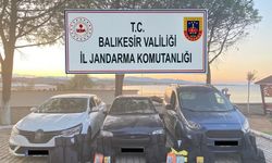 Ayvalık’ta 22 göçmen, 3 organizatör jandarmadan kaçamadı