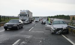 Kırıkkale'de yağmur kazaya davetiye çıkardı: 3 araç çarpıştı, 4 yaralı