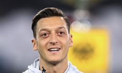 Mesut Özil'in yeni takımı belli oldu! Resmen açıklandı