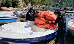 Kastamonu'da batan tekne denizden çıkartıldı