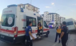 Aksaray'da minibüs ile otomobil çarpıştı: 7 yaralı