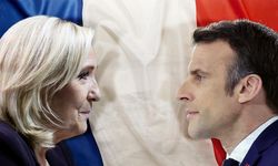 Le Pen, siyasi çıkmazın aşılması için Macron'dan referanduma gitmesini istedi