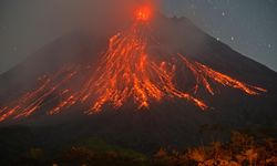 Endonezya, Merapi Yanardağı'nın patlaması üzerine alarma geçti