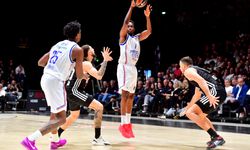 Anadolu Efes deplasmanda kazanarak başladı