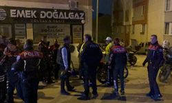 Eskişehir'de polisten kaçarken hafif ticari araca ve polis motosikletine çarptı!