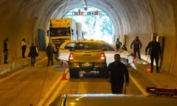 Artvin'de tünel içinde trafik kazası: Biri bebek 3 yaralı