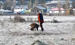 Hava sıcaklığının eksi 6 dereceye düştüğü kentte her yer buz tuttu