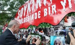 Cumhurbaşkanı Erdoğan "Soykırımın Gölgesinde Bir Yıl" panosunu ziyaret etti