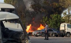 Ankara'da otoparkta çıkan yangında 5 araç kullanılamaz hale geldi