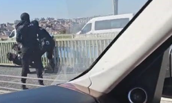 Haliç Köprüsü’nde polis, intihar girişimini böyle engelledi