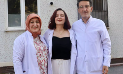 Anne babasının çalıştığı hastaneye doktor olarak atandı