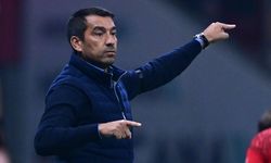 van Bronckhorst: Galatasaray bizi faullerle durdurdu