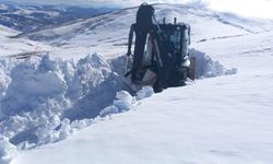 Kar yağınca yaylada mahsur kalan vatandaşlar kurtarıldı