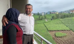 Rize'de eşine jest yaptı, çayı kalp şeklinde budadı