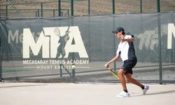 2 bin 300 rakımda uluslararası tenis turnuvası