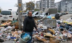 İzmir Buca'da çöp yığınları tepkilere neden oldu