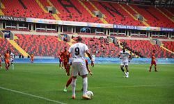 Trendyol 1. Lig: Yeni Malatyaspor: 0 - Sakaryaspor: 1 (İlk yarı)