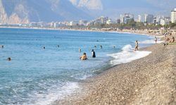 Antalya kasım ayında yazdan kalma günler yaşıyor