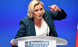 Fransız hükümetinde çatlak: Le Pen'den tehdit