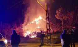 Amasya’da alevlere teslim olan ev kullanılamaz hale geldi