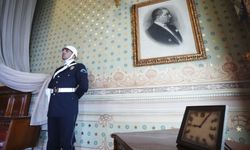 Dolmabahçe'ye 7'den 70'e ziyaretçi akını: Atatürk'ü anma töreninde duygusal anlar